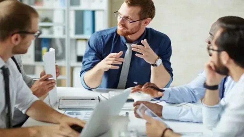Roarleveraging Business Infoguide by Riproar